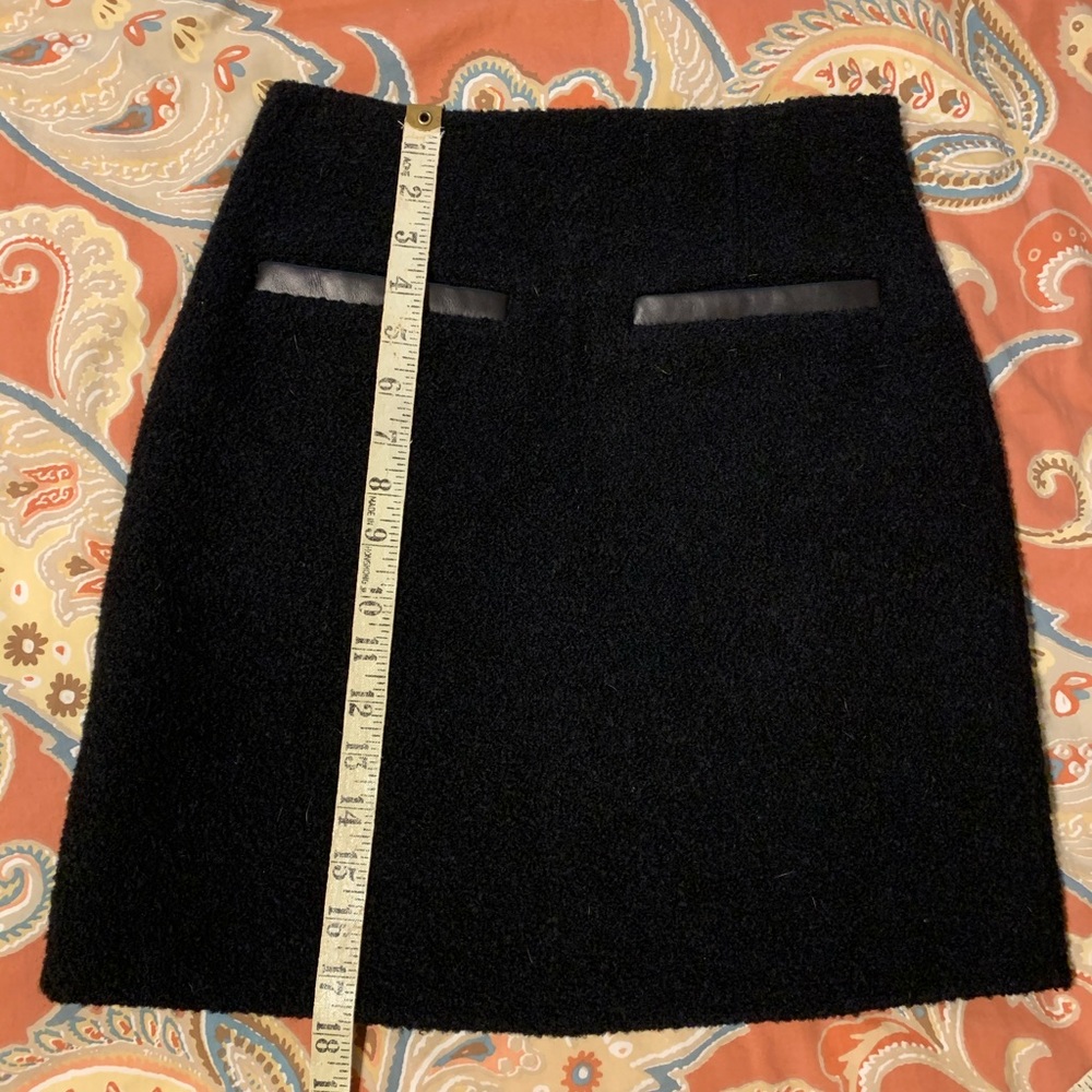 Theory Black Wool Pencil Skirt w Leather Detailing
